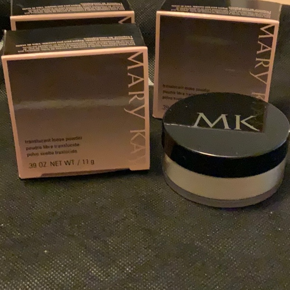 Mary Kay Translucent Loose Powder - White